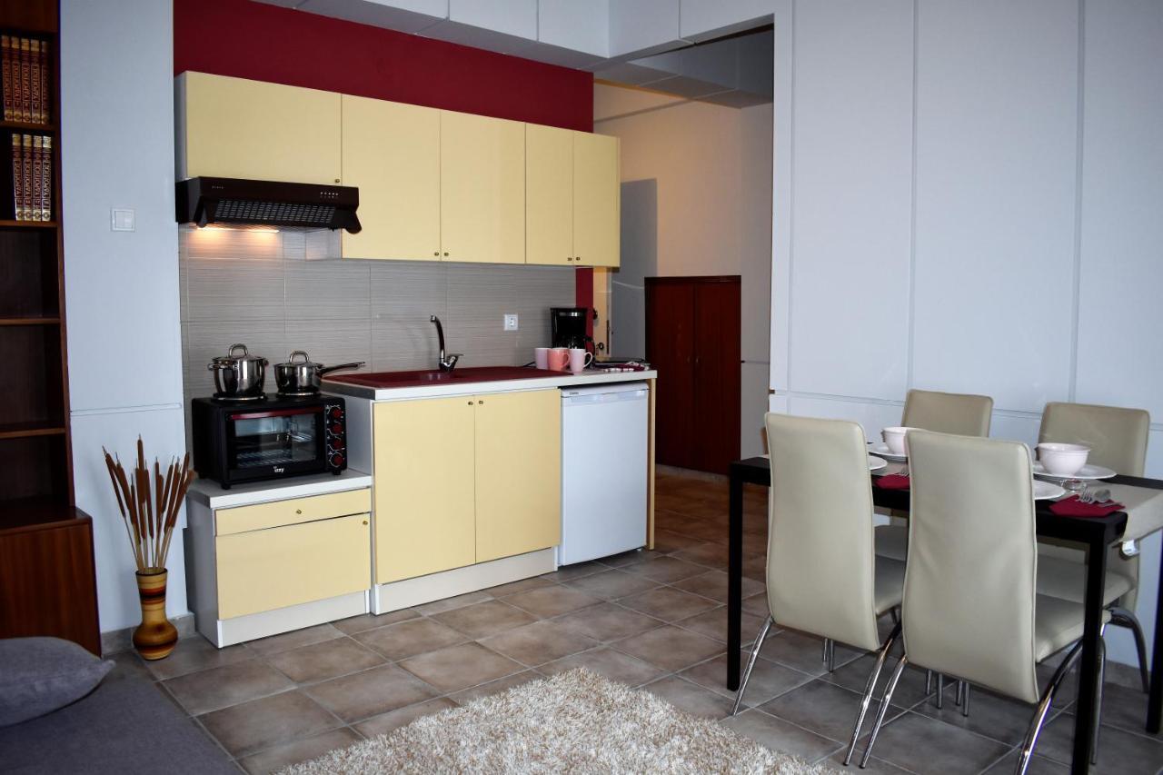 Cozy Apartments Komotini Bagian luar foto